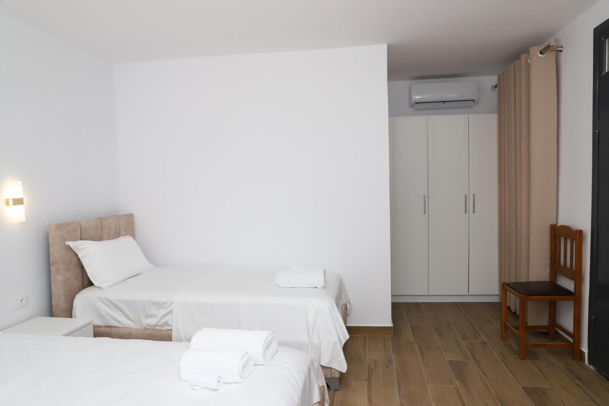 Guest House Esanbja Berat Zewnętrze zdjęcie