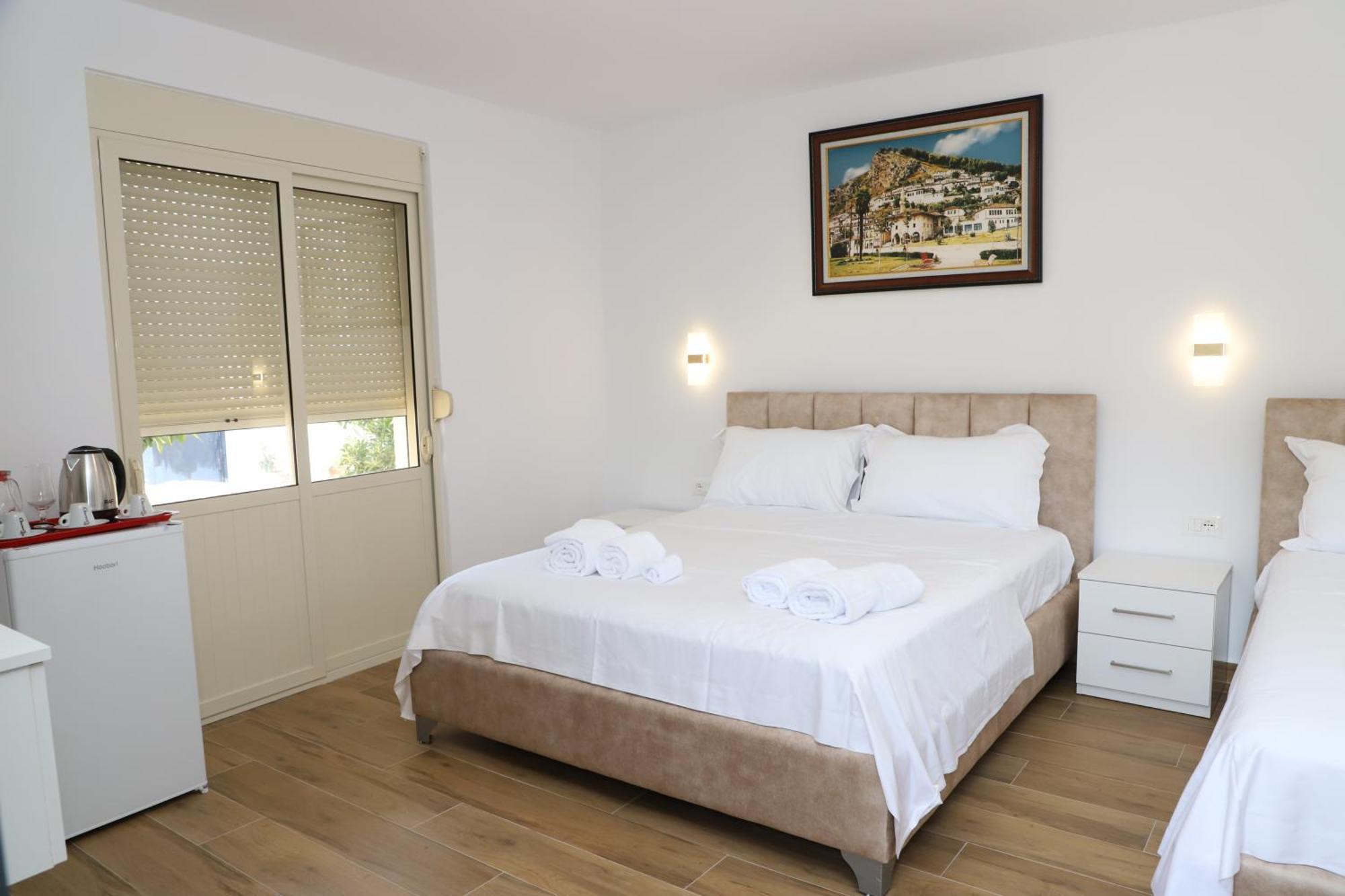 Guest House Esanbja Berat Zewnętrze zdjęcie