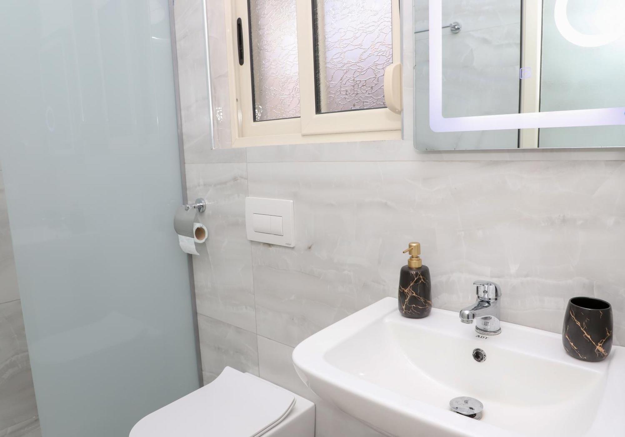 Guest House Esanbja Berat Zewnętrze zdjęcie