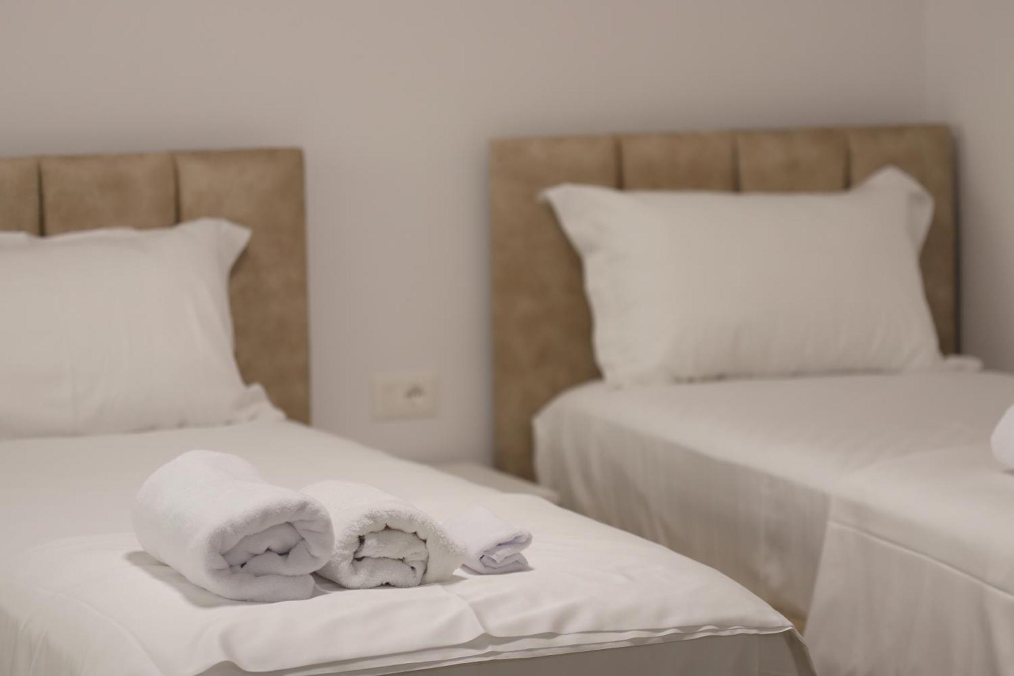 Guest House Esanbja Berat Zewnętrze zdjęcie
