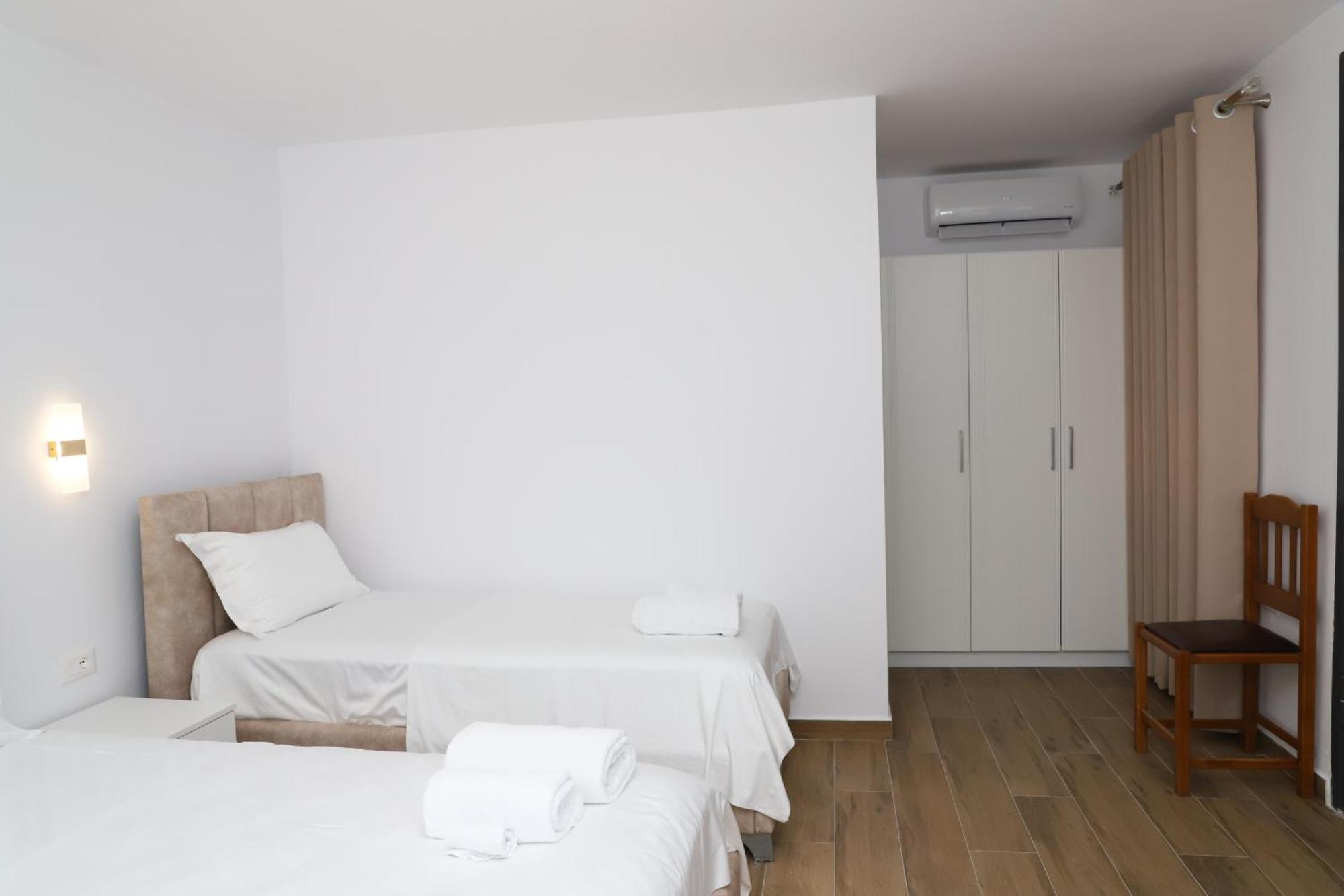 Guest House Esanbja Berat Zewnętrze zdjęcie